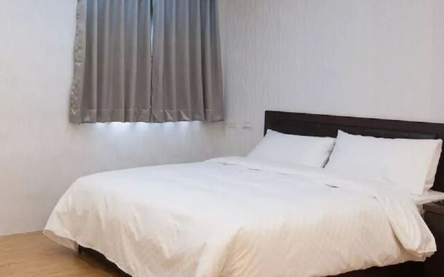 Taichung Fengjia Beige Home