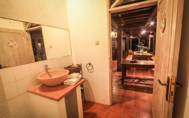 Rumah Nyaman Villa