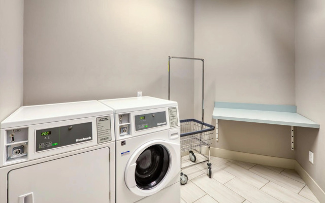 Holiday Inn Express & Suites Charlotte - South End by IHG