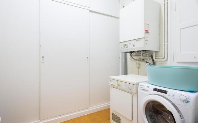 Large & beautiful apartment 4min from Passeig de Gràcia