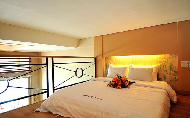 Gapyeong Riverville Pension