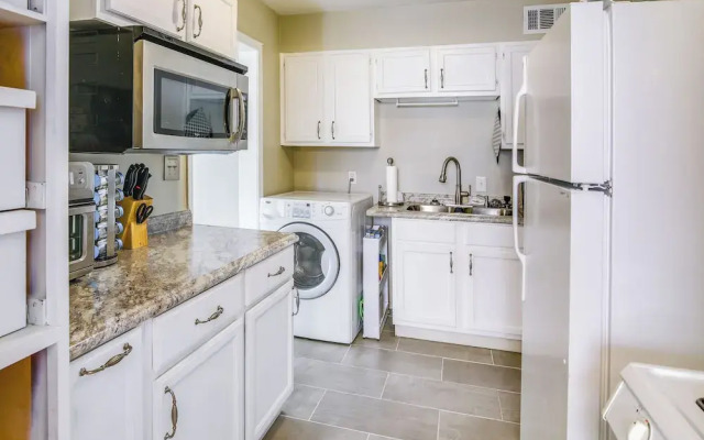 Cozy Memphis Vacation Rental Near Beale Street!
