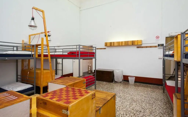 Ostellin Genova Hostel