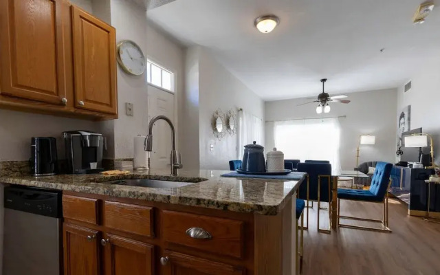 Amazing Family Townhouse Minutes From the Parks