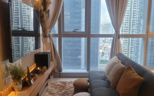 Staycations Up Above 13 at Bgc