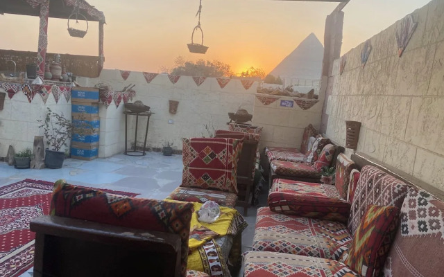Pyramids lounge