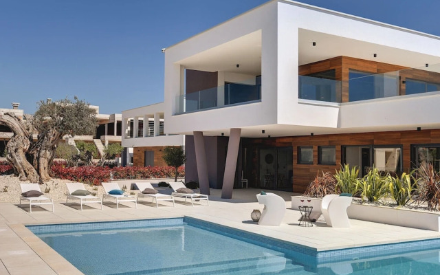 Villa in Vodnjan With Swimming Pool