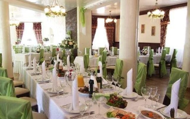 Vlada Hotel