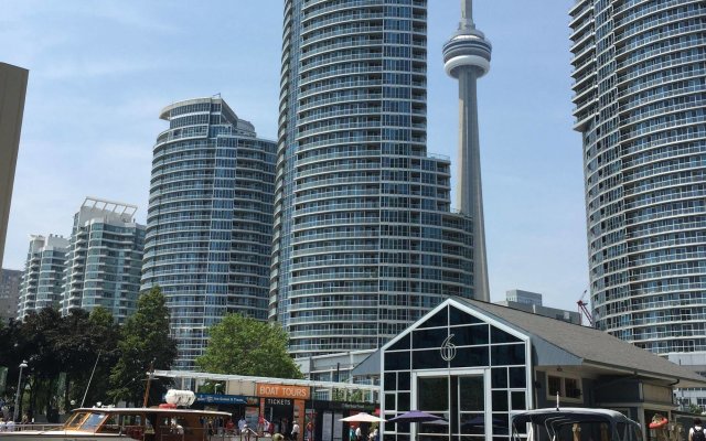 Air Canada Centre Harbor Front Furnished Condo