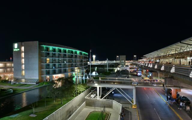 Holiday Inn Santiago - Airport Terminal by IHG