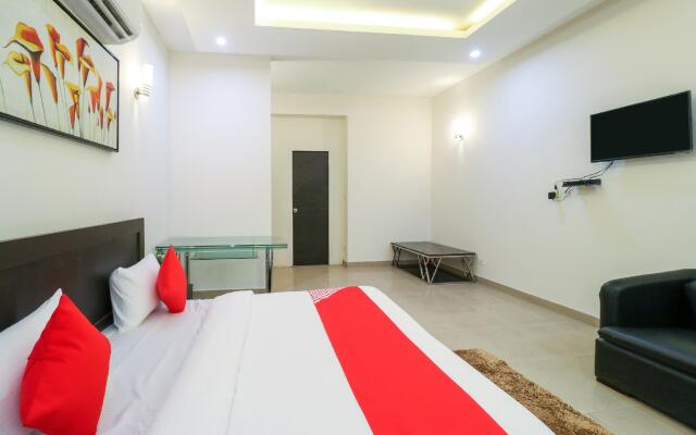 OYO 11872 Heaven Inn