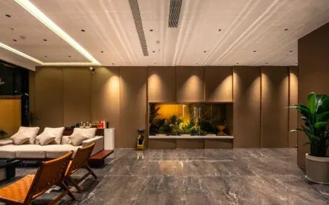 Dachang Business Hotel (Baoshan Wuyue Plaza High-speed Railway Station)
