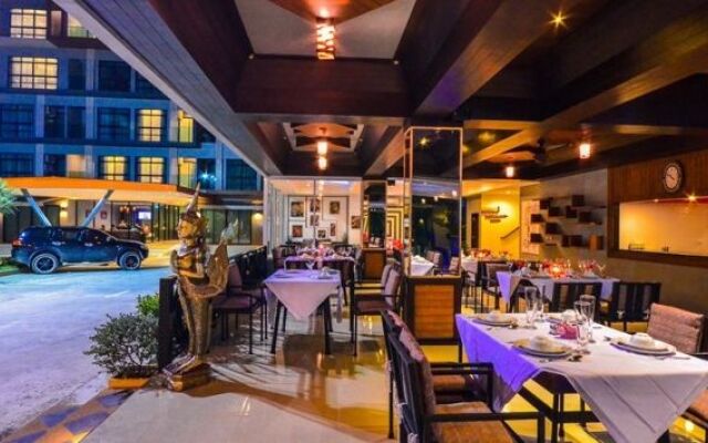 The Nice Condotel Bangtao Beach