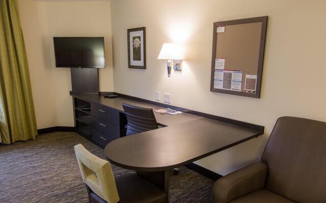 Candlewood Suites : Overland Park - W 135th St, an IHG Hotel