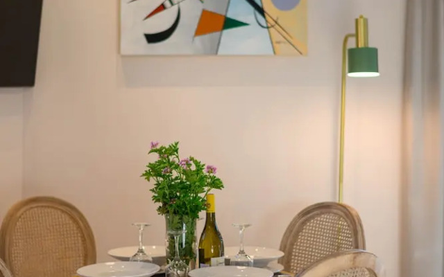 Kannas Mani-Luxury Suites- Adults friendly 14+