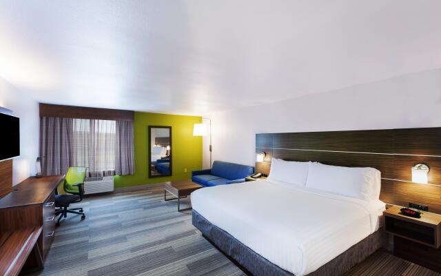 Holiday Inn Express Hotel & Suites Dallas Lewisville by IHG
