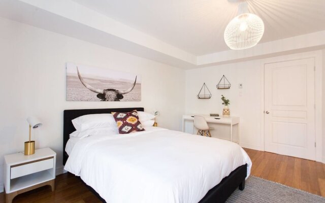 Fresh & Styled 2 Bedroom Apt in Mile End