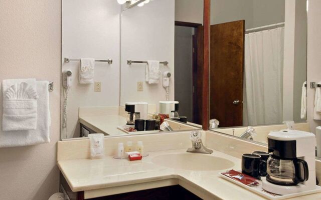 Ramada Portland Airport