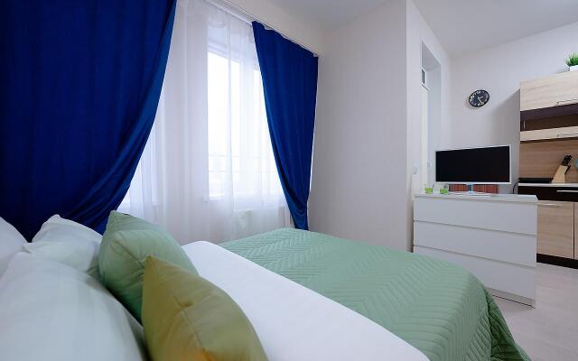 Пять звезд на улице Ленина 97