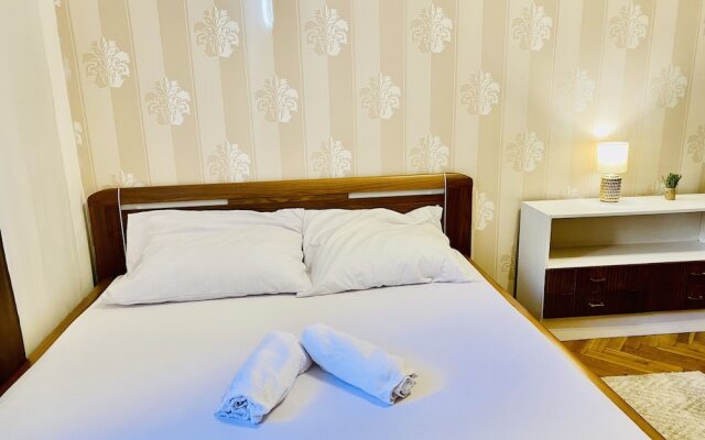 Hotel Apartment in Square Praha 2