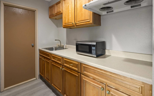 Super 8 by Wyndham Latham/Albany Airport