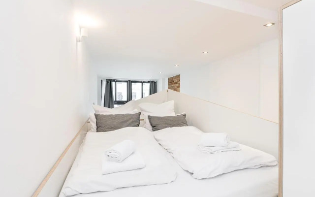 Stylish New Cube Loft II by Berlin-Wall-Apartments