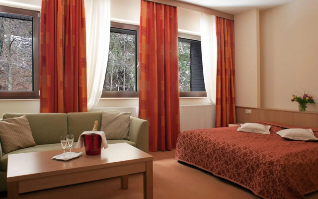 Dependence Hotel Golf