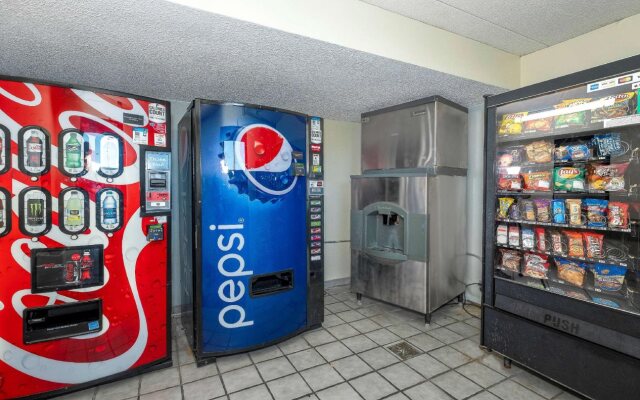 Travelodge by Wyndham Peoria