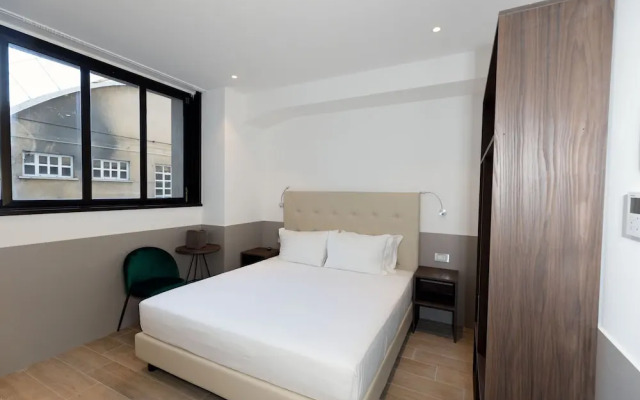 Lh HOTELS