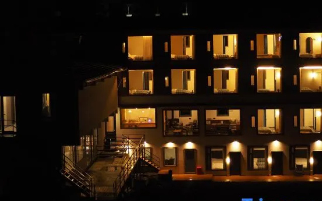 YESTAY Snow Mountain View Hotel – Exterior – Deqin