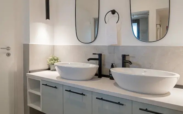 Vibrant & Spacious 3BR Condos on Amzei Square