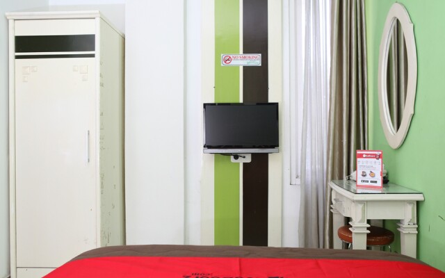 RedDoorz Plus @ Talaga Bodas