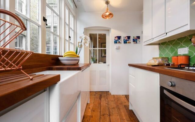 Urban Central London 2BR with Roof Terrace!