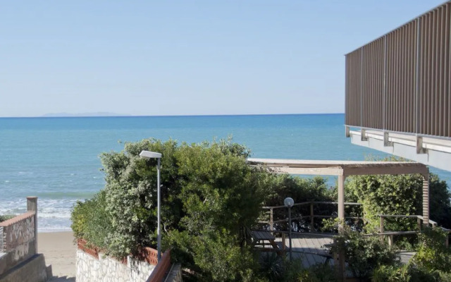 Sea view and ground floor Apartments le Dune