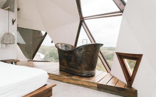 Mamasan Treehouses & Cabins