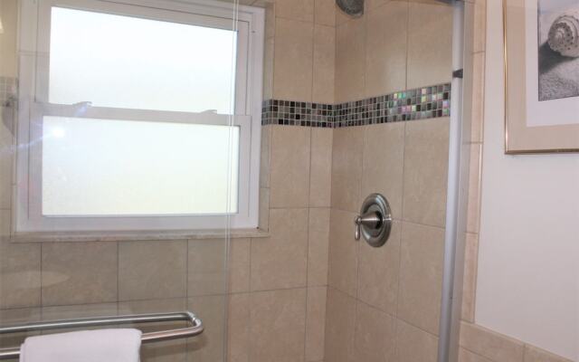 Jamaica Royale 003 - 1 Br Condo