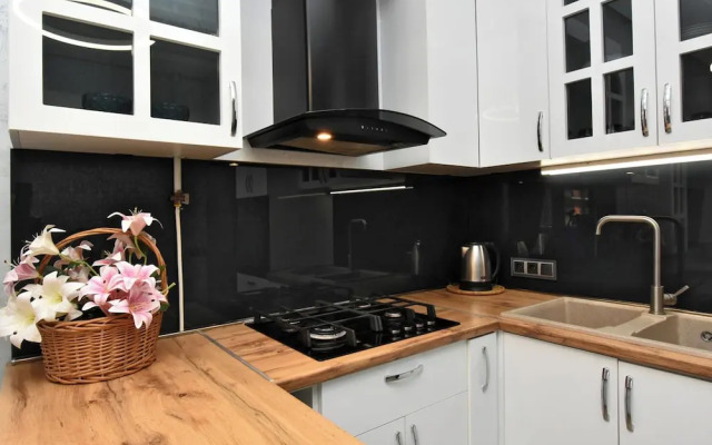 Teryan street apartment on 5 floor