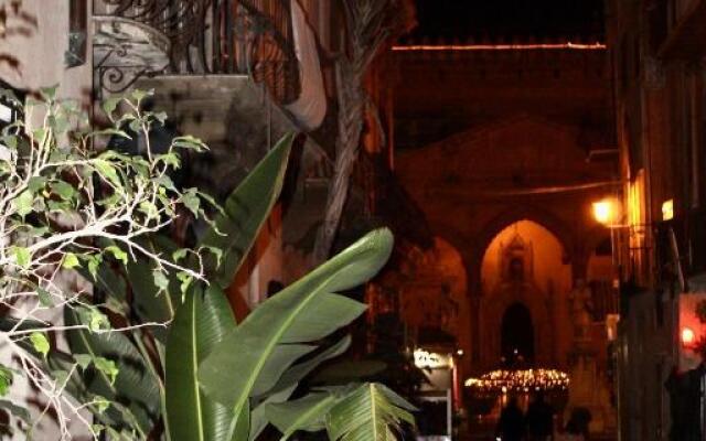 La Siciliana-di fronte la Cattedrale
