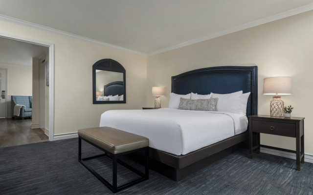 Avila Lighthouse Suites