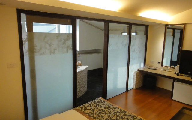 Chat Hot Spring Resort