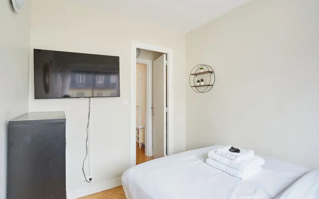 2 Bedroom Flat Centre de Paris - Eiffel Tower View