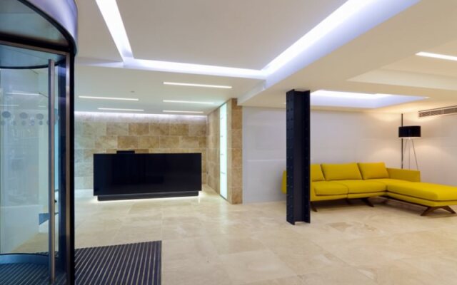 Fetter Lane by Skyline