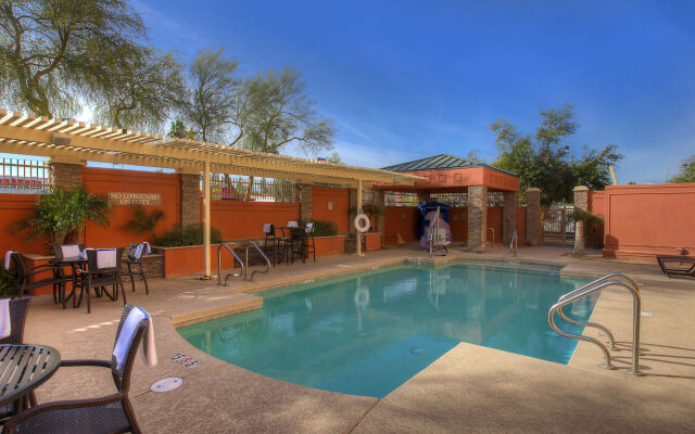 Holiday Inn Express & Suites Tempe by IHG