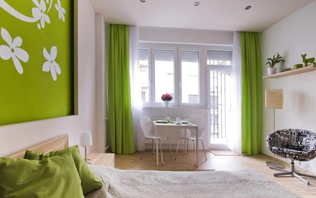 Regiposta Studio (Adults Only)