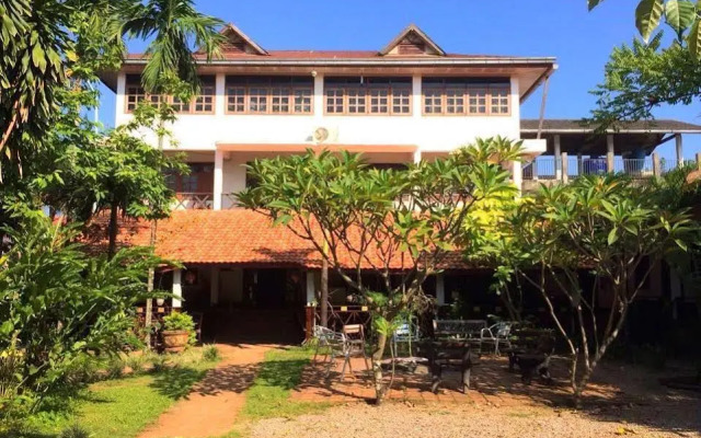 Thakhek Travel Lodge