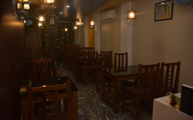 Hotel Maa International