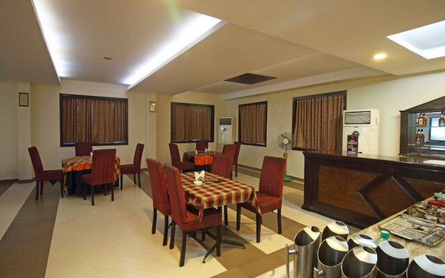 Hotel Center Point by OYO Rooms