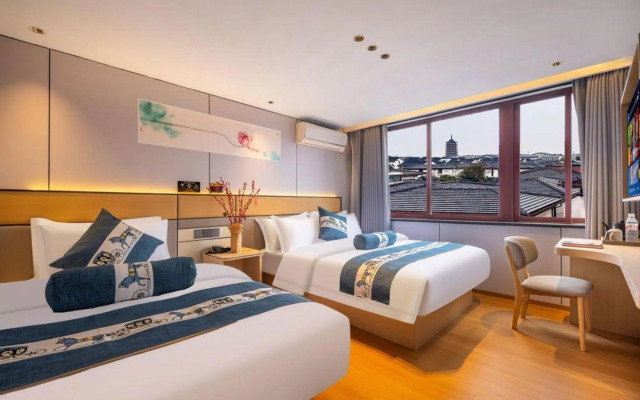 Lianhua Express Hotel