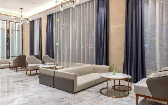 Lavande Hotel (Sihui High-tech Development Zone Dawang Plaza)