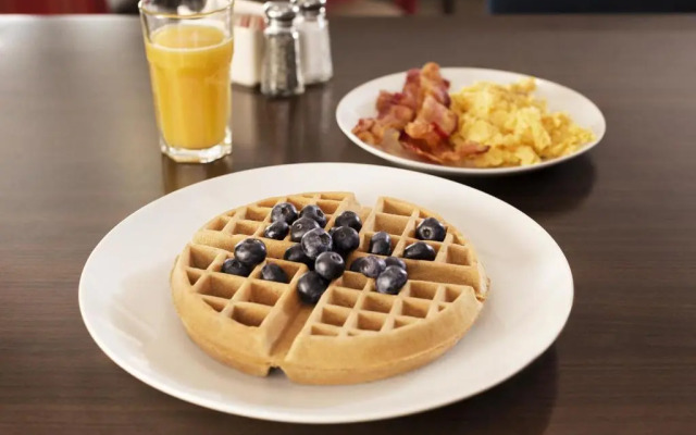 Hampton Inn & Suites Kelowna, British Columbia, Canada